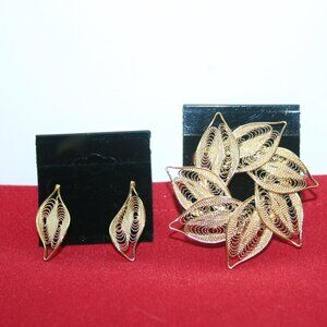 Gold Tone Filigree Earrings & Brooch R-824